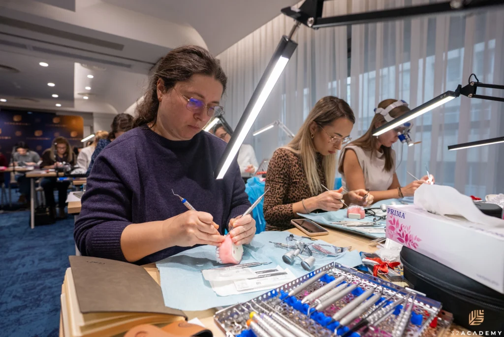 Latest concepts and surgical techniques for esthetic implantology and treatment of implant complications